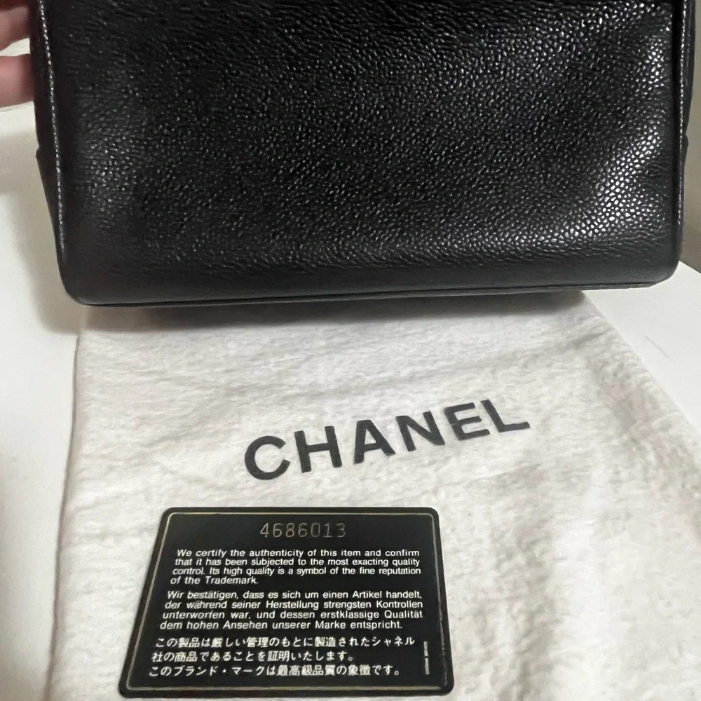 Chanel CC Timeless Dopp Cosmetic Pouch in Black Caviar Leather. Authentic - Picture 3 of 13